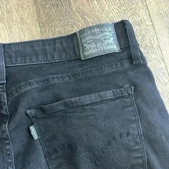 Levi’s Jeans.  Black.  Women’s size 32. High rise bootcut style. - Picture 7 of 7